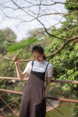 美丽的小蜜桃4,美丽的姑娘在线观看免费